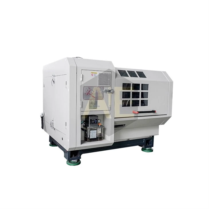 Machine de production de clous en acier